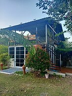 Les Collines Resort