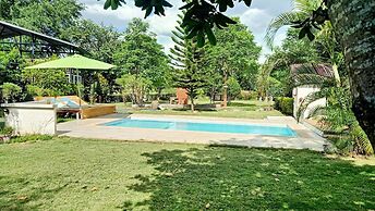 Les Collines Resort