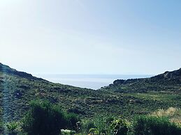 Blu August