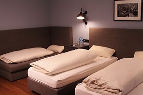 Hotel Henry