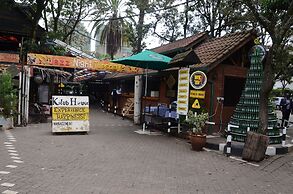 Parklands Shade Hotel