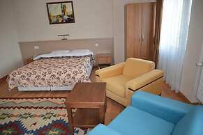 Hasan Celebi Otel