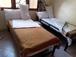 Le Parlour