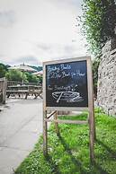 Ye Old Ferrie Inn