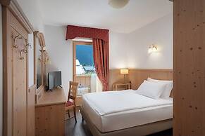 Beverly Alps Hotel & Spa