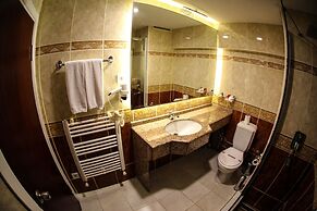 Yayoba Hotel