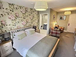 The Three Shires Inn
