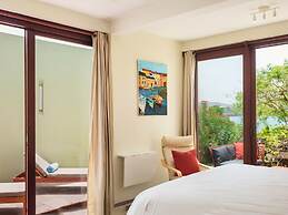 Cocoâ Cove Resort