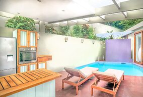 Cocoâ Cove Resort