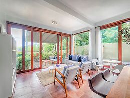 Cocoâ Cove Resort