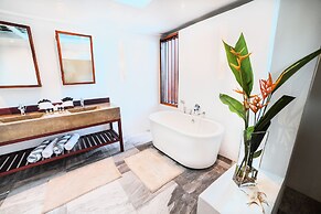 Cocoâ Cove Resort