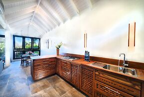 Cocoâ Cove Resort