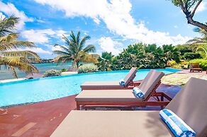 Cocoâ Cove Resort