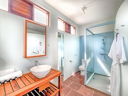 Cocoâ Cove Resort