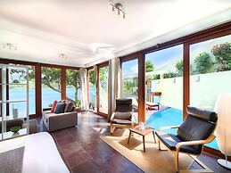 Cocoâ Cove Resort