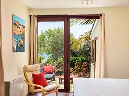 Cocoâ Cove Resort