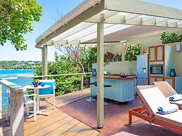 Cocoâ Cove Resort