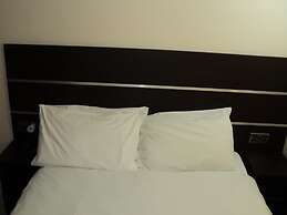New Globe Hotel