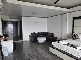 Manarra Seaview Resort
