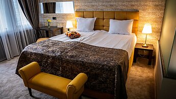 Riverside Boutique Hotel