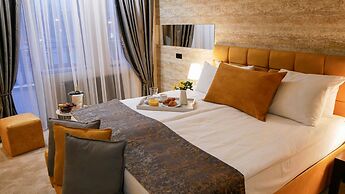 Riverside Boutique Hotel