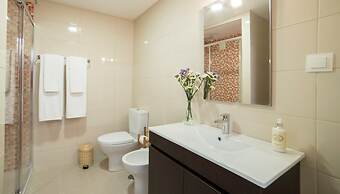 Lis Apartments