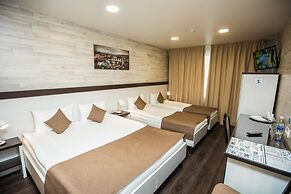 City Fox Hotel