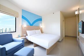 Hop Inn Hotel Aseana City