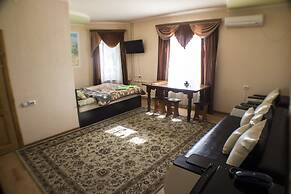 Hotel Syurpriz 1