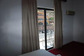 Hotel Freskia