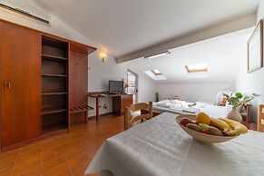 SMS Apartments