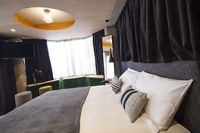 Quentin Zoo hotel