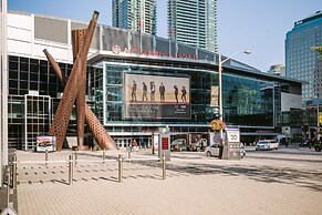 QuickStay Yorkville Condo - Yonge & Bloor