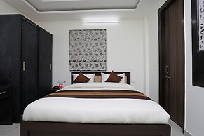 OYO 10581 Platinum Residency