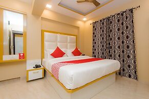 OYO 11720 Gold Coast Inn