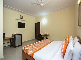 OYO 542 Kalkaji Residency Bnb