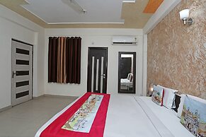 OYO 11005 Hotel Shanti Palace