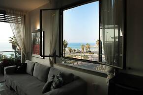 Panoramic Ocean View 1 min From the Sea