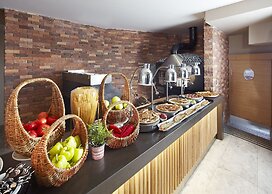 Lalila Blue Suites