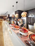 Lalila Blue Suites