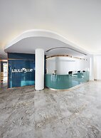 Lalila Blue Suites
