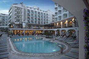Lalila Blue Suites