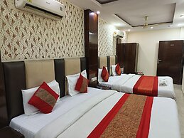 Hotel Amba Deluxe