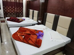 Hotel Amba Deluxe