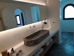 Chelidonia Luxury Suites - Adults Only