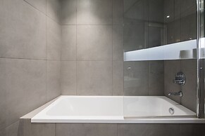 Hatton Wall by Servprop