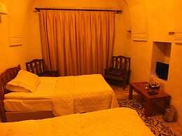 Dilek Tepesi Cave Hotel