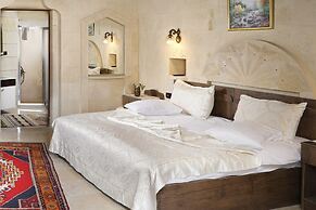 Dilek Tepesi Cave Hotel