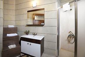 Dilek Tepesi Cave Hotel