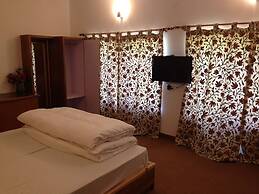 Radhu's Boutique Inn